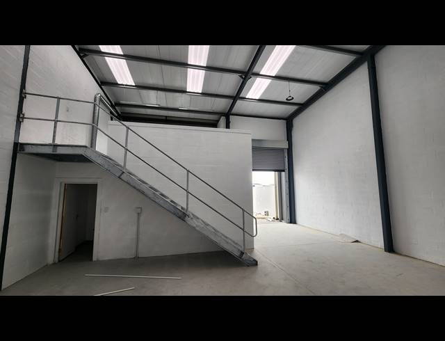 132M² WAREHOUSE FOR SALE IN RIVERGATE